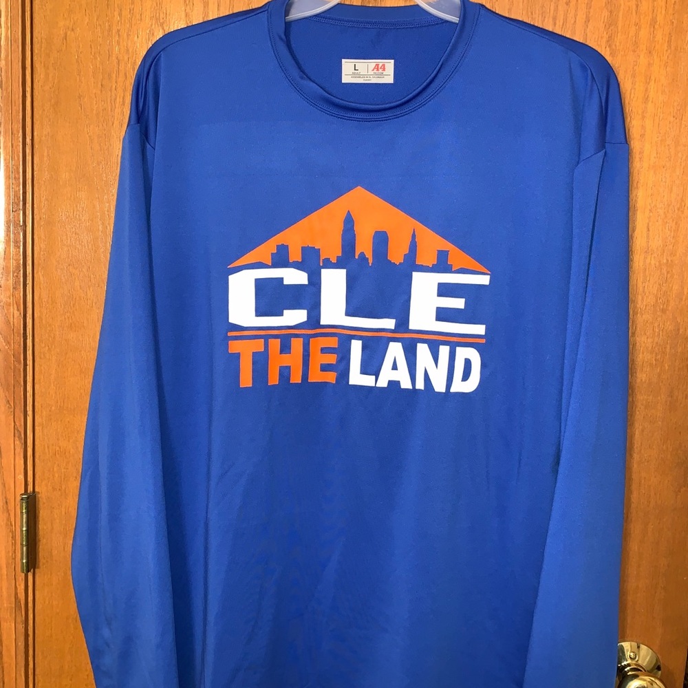 Cleveland Cavaliers long sleeve shirt
